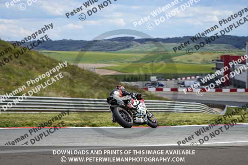 cadwell no limits trackday;cadwell park;cadwell park photographs;cadwell trackday photographs;enduro digital images;event digital images;eventdigitalimages;navarra;no limits trackdays;peter wileman photography;racing digital images;trackday digital images;trackday photos